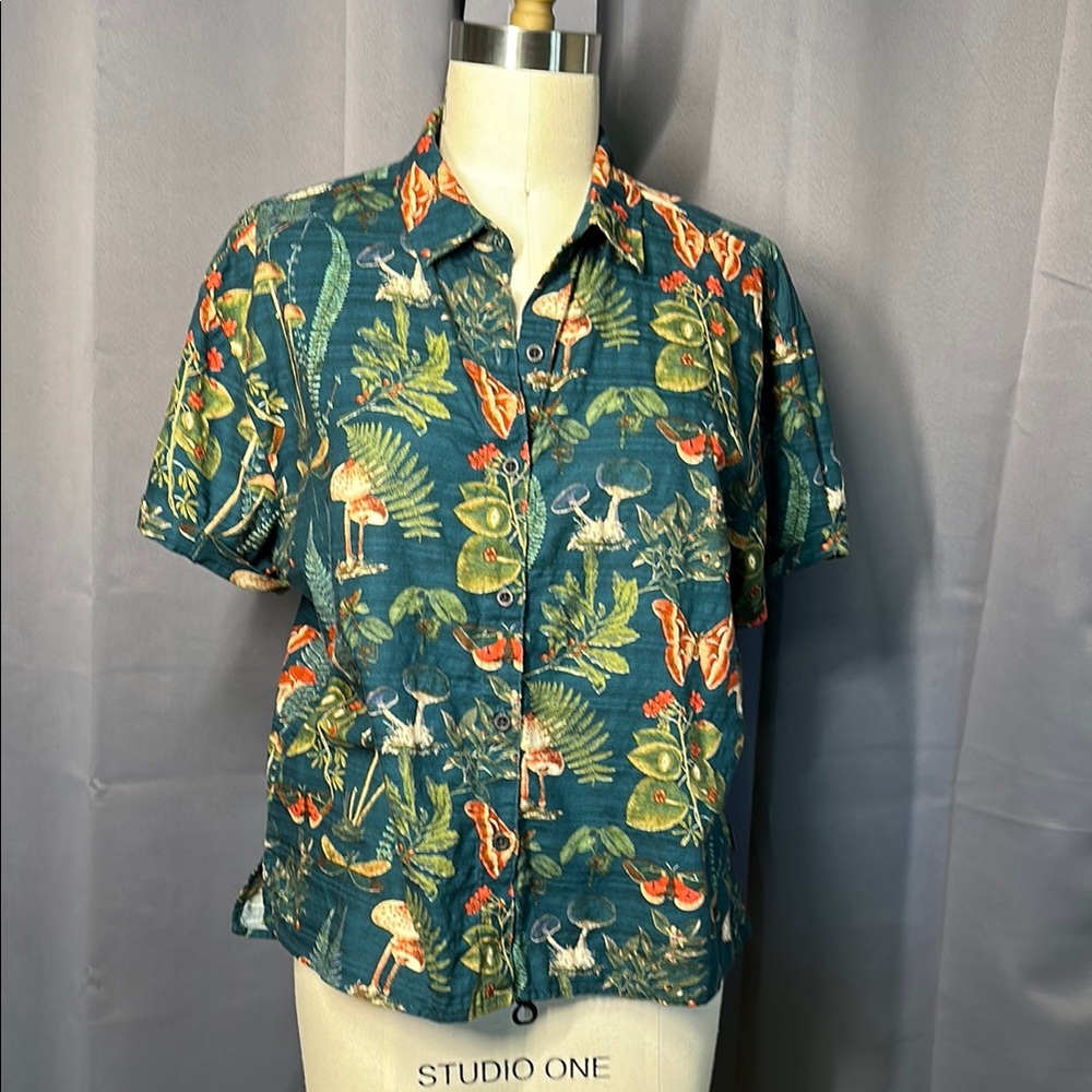Eddie Bauer Green Tropical Button Down Shirt